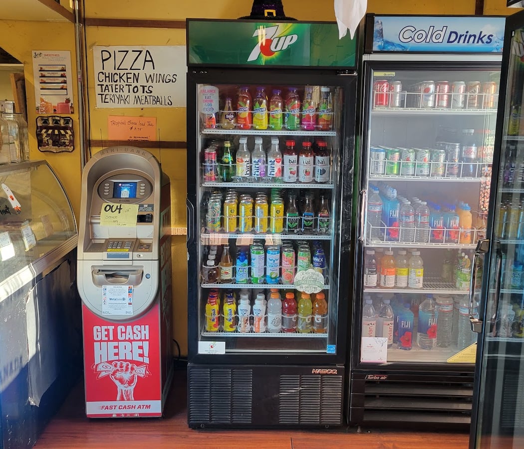 El Granada Hardware & Cafe 4